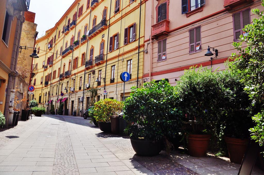 Suite Via Sulis 61 Cagliari Ngoại thất bức ảnh