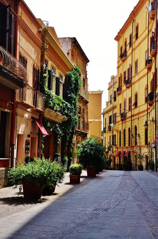 Suite Via Sulis 61 Cagliari Ngoại thất bức ảnh