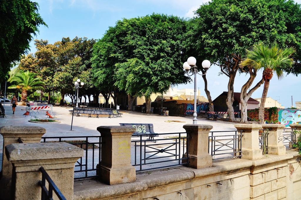 Suite Via Sulis 61 Cagliari Ngoại thất bức ảnh